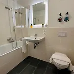 Apartman Cosy 4 - Free Parking - Balcony - Workspace