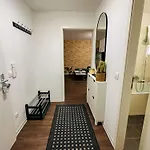 Cosy 4 - Free Parking - Balcony - Workspace *