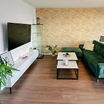 Apartman Cosy 4 - Free Parking - Balcony - Workspace