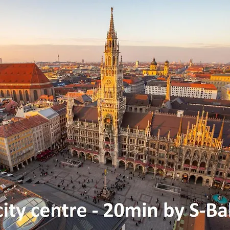 Cosy 4 With Free Parking, Balcony And Workspace *