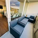 Cosy 4 - Free Parking - Balcony - Workspace Апартаменты *