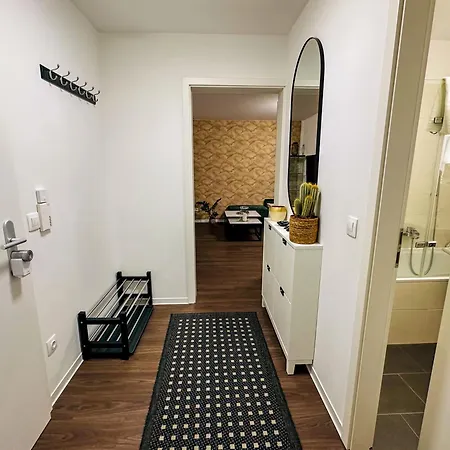 Cosy 4 - Ac - Free Parking - Balcony - Workspace *
