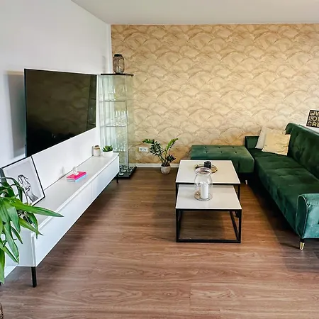 Apartament Cosy 4 With Free Parking, Balcony And Workspace