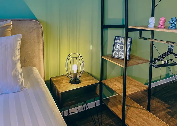 Cosy 4 - Free Parking - Balcony - Workspace *