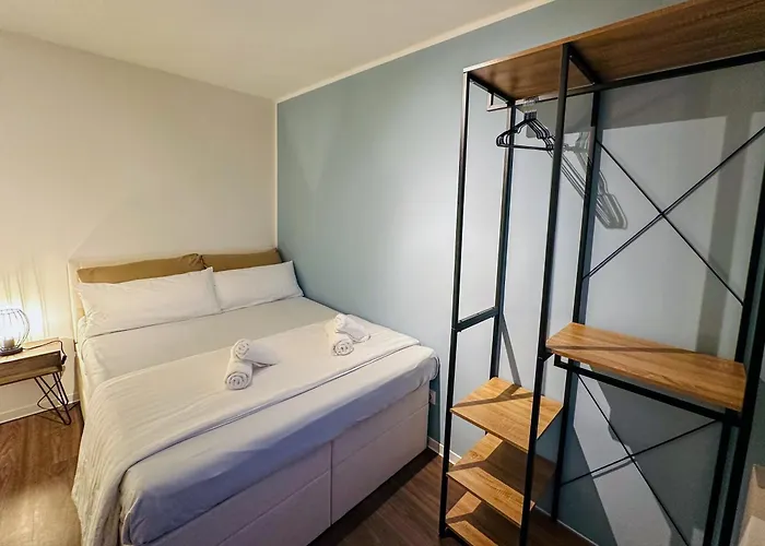 Cosy 4 - Free Parking - Balcony - Workspace * Oberschleißheim