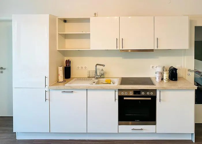 Apartment Cosy 4 - Free Parking - Balcony - Workspace Oberschleissheim